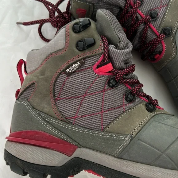 EUC The North Face Hiking Trail Insulated & Waterproof Boots 🥾 Size 6 - Picture 4 of 9